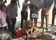 Tanam Pohon, Tebar Kesadaran di Lapas Kelas IIA Palangka Raya